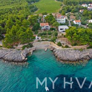 Građevinsko zemljište sa pogledom na more u Zavali