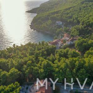 Građevinsko zemljište sa pogledom na more u Zavali