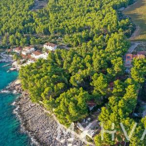 Građevinsko zemljište sa pogledom na more u Zavali