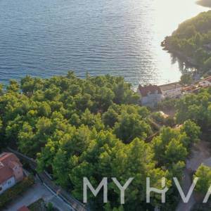 Građevinsko zemljište sa pogledom na more u Zavali