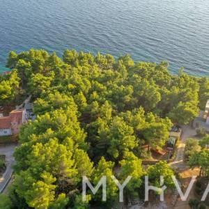 Građevinsko zemljište sa pogledom na more u Zavali