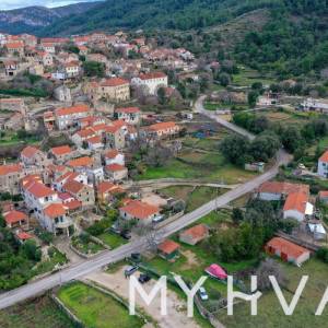 Građevinsko zemljište sa idejnim projektom u Vrisniku