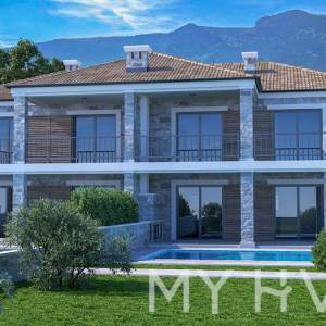 Građevinsko zemljište sa idejnim projektom u Vrisniku