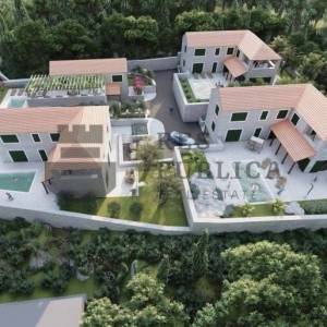 GRAĐEVINSKO ZEMLJIŠTE SA PROJEKTOM  - 4 VILE