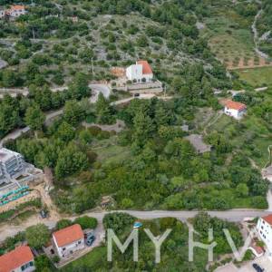 Građevinsko zemljište u blizini luke u Zavali