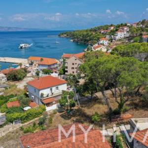 Građevinsko zemljište u centru sa pogledom na more