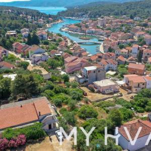 Građevinsko zemljište u Vrboskoj u blizini luke