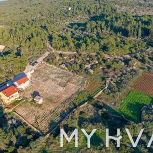 Građevinsko zemljište Zastražišće #1