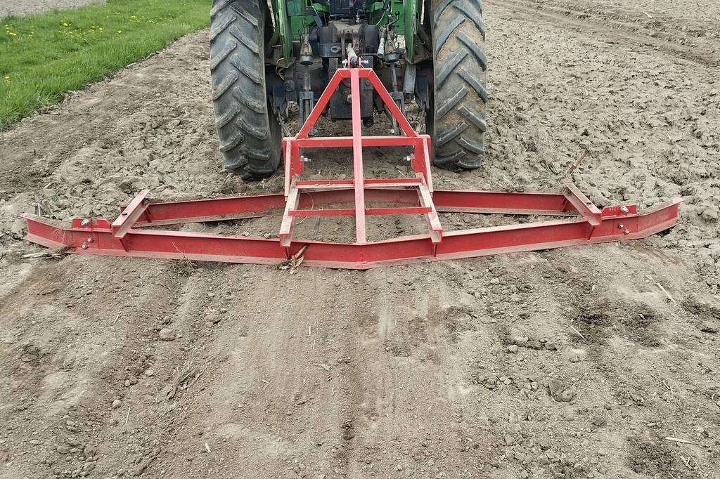 Greda za ravnanje zemlje