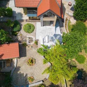 GROBNIK - Kuća u šumi - potpuni mir, čisti zrak i savršena povezanost s morem, planinama i izletištima