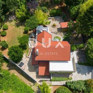 GROBNIK - Kuća u šumi - potpuni mir, čisti zrak i savršena povezanost s morem, planinama i izletištima