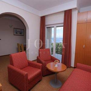 Hotel na prodaju prvi red do mora