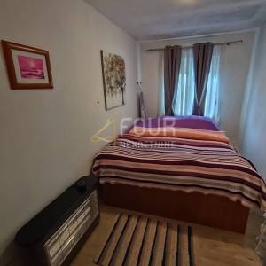 Hreljin, adaptirana samostojeća kuća, okućnica