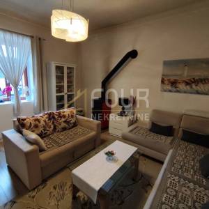 Hreljin, adaptirana samostojeća kuća, okućnica