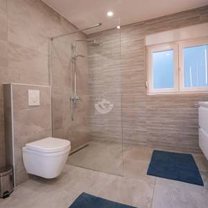 Hrvatska, Zadar, Vir – Samostojeća kuća s 2 bazena, zemljištem od 2.522 m² i raznovrsnim mogućnostima korištenja