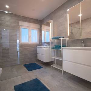 Hrvatska, Zadar, Vir – Samostojeća kuća s 2 bazena, zemljištem od 2.522 m² i raznovrsnim mogućnostima korištenja