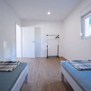 Hrvatska, Zadar, Vir – Samostojeća kuća s 2 bazena, zemljištem od 2.522 m² i raznovrsnim mogućnostima korištenja