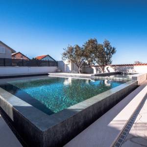 Hrvatska, Zadar, Vrsi - Prostrana moderna kuća s bazenom, kaminom i garažom, 152 m² stambena površina