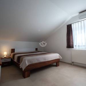 Hrvatska, Zadar, Vrsi - Prostrana moderna kuća s bazenom, kaminom i garažom, 152 m² stambena površina