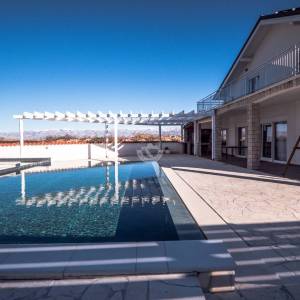 Hrvatska, Zadar, Vrsi - Prostrana moderna kuća s bazenom, kaminom i garažom, 152 m² stambena površina