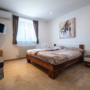 Hrvatska, Zadar, Vrsi - Prostrana moderna kuća s bazenom, kaminom i garažom, 152 m² stambena površina