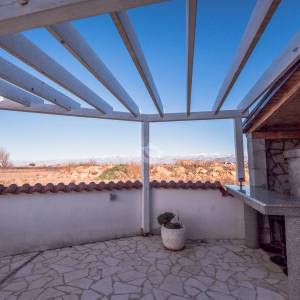 Hrvatska, Zadar, Vrsi - Prostrana moderna kuća s bazenom, kaminom i garažom, 152 m² stambena površina