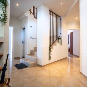 Hrvatska, Zadar, Vrsi - Prostrana moderna kuća s bazenom, kaminom i garažom, 152 m² stambena površina