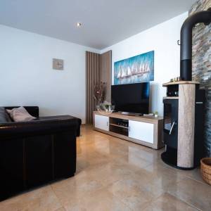 Hrvatska, Zadar, Vrsi - Prostrana moderna kuća s bazenom, kaminom i garažom, 152 m² stambena površina