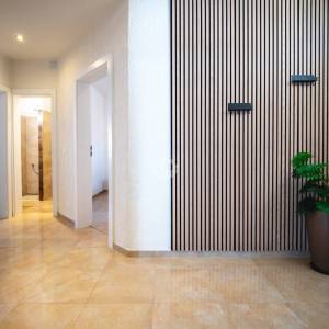 Hrvatska, Zadar, Vrsi - Prostrana moderna kuća s bazenom, kaminom i garažom, 152 m² stambena površina