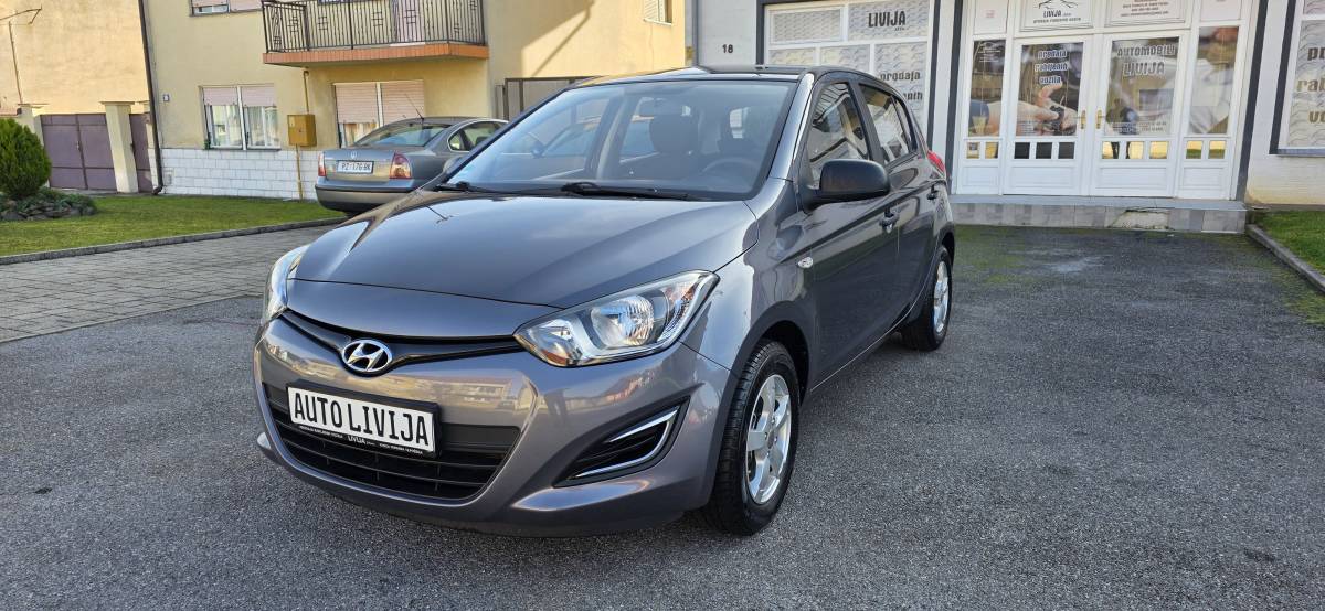 HYUNDAI I20------PRVI VLASNIK SAMO 109TKM------