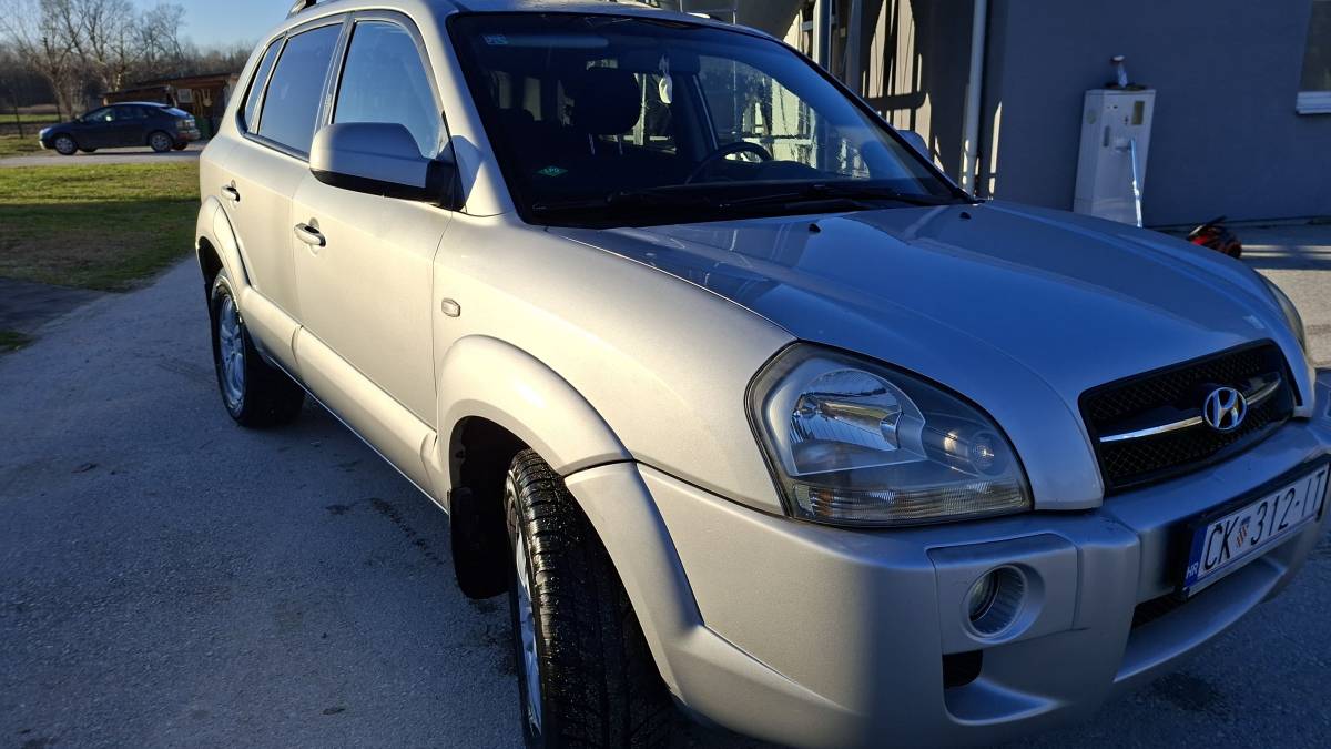 Hyundai Tucson,2.0  DOHC Plin