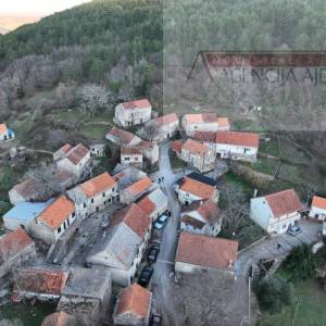 Imotski Berinovac dvije kuće 134 m2 + dvorište