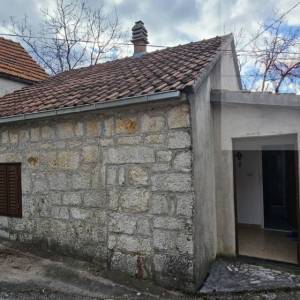 Imotski Berinovac dvije kuće 134 m2 + dvorište