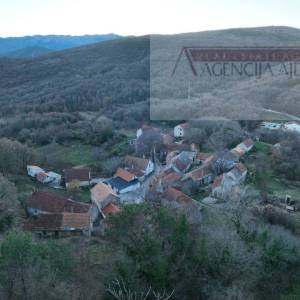 Imotski Berinovac dvije kuće 134 m2 + dvorište