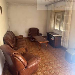 Imotski Runović samostojeća kuća 250 m2 + okućnica 1600 m2