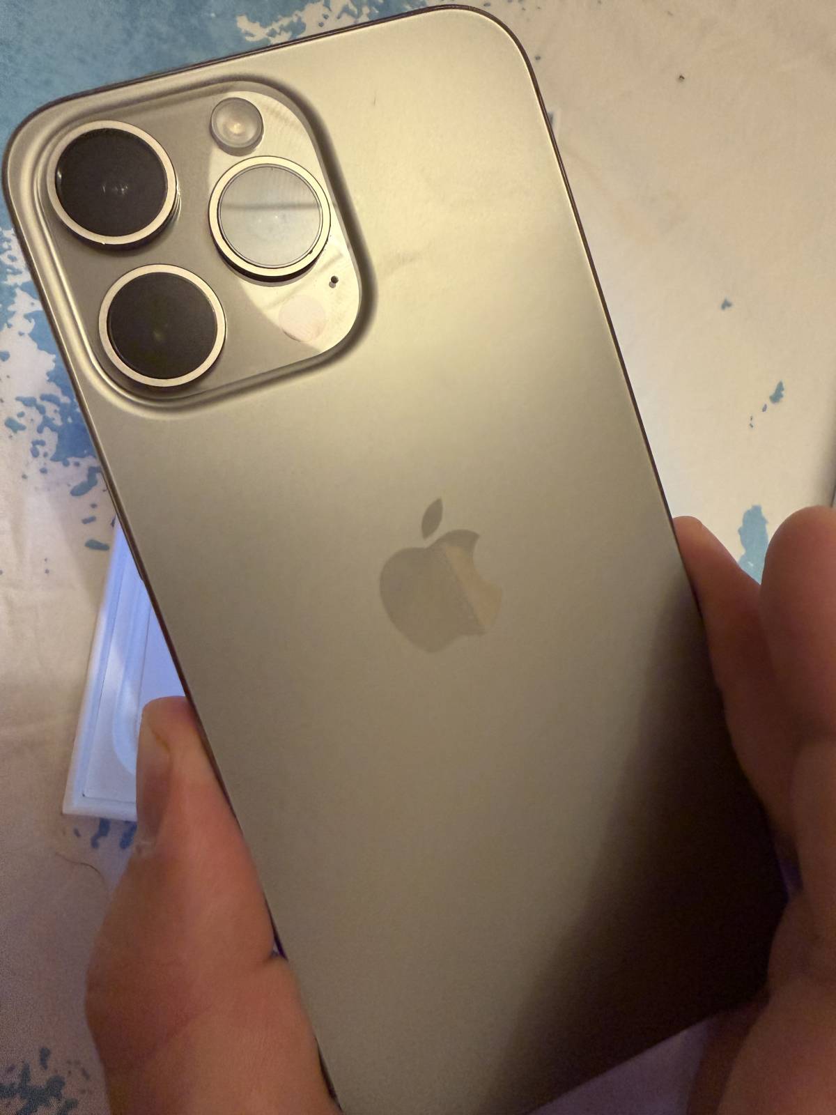 iPhone 15 pro max 256 natural titanium