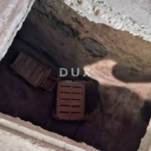 ISTRA, BALE - Kuća u centru s poslovnim prostorom