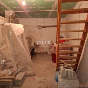 ISTRA, BALE - Kuća u centru s poslovnim prostorom