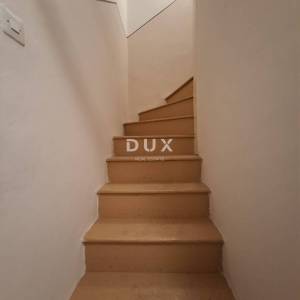 ISTRA, BALE - Kuća u centru s poslovnim prostorom