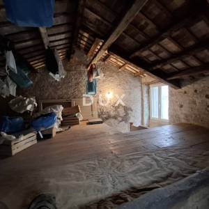 ISTRA, BALE - Kuća u centru s poslovnim prostorom