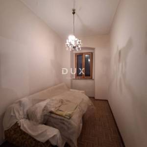 ISTRA, BALE - Kuća u centru s poslovnim prostorom