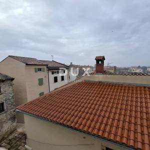 ISTRA, BALE - Kuća u centru s poslovnim prostorom