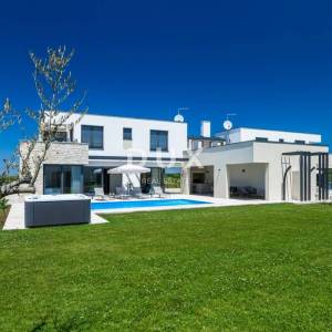 ISTRA, BRTONIGLA - Elegantna vila savršena kombinacija luksuza i mira
