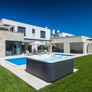 ISTRA, BRTONIGLA - Elegantna vila savršena kombinacija luksuza i mira