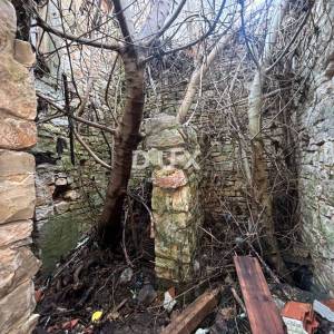 ISTRA, GALIŽANA - Kuća s dvije stambene jedinice u centru za renovaciju!