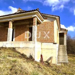 ISTRA, GRAČIŠĆE - Ekskluzivna privatnost, mir i otvoreni pogled – kuća s velikom okućnicom