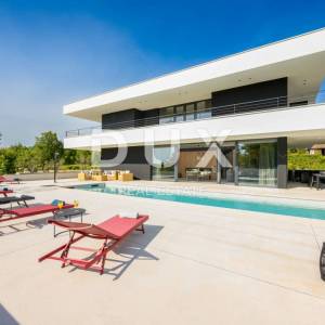 ISTRA, GROŽNJAN - Dizajnerska novoizgrađena vila s potpunom privatnošću, okružena zelenilom s prekrasnim pogledom