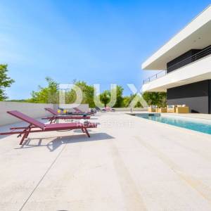 ISTRA, GROŽNJAN - Dizajnerska novoizgrađena vila s potpunom privatnošću, okružena zelenilom s prekrasnim pogledom