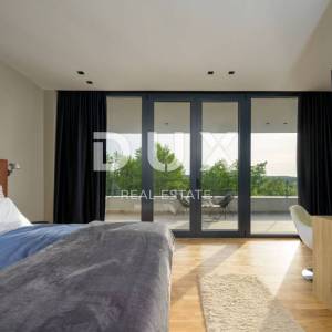 ISTRA, GROŽNJAN - Dizajnerska novoizgrađena vila s potpunom privatnošću, okružena zelenilom s prekrasnim pogledom