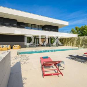 ISTRA, GROŽNJAN - Dizajnerska novoizgrađena vila s potpunom privatnošću, okružena zelenilom s prekrasnim pogledom